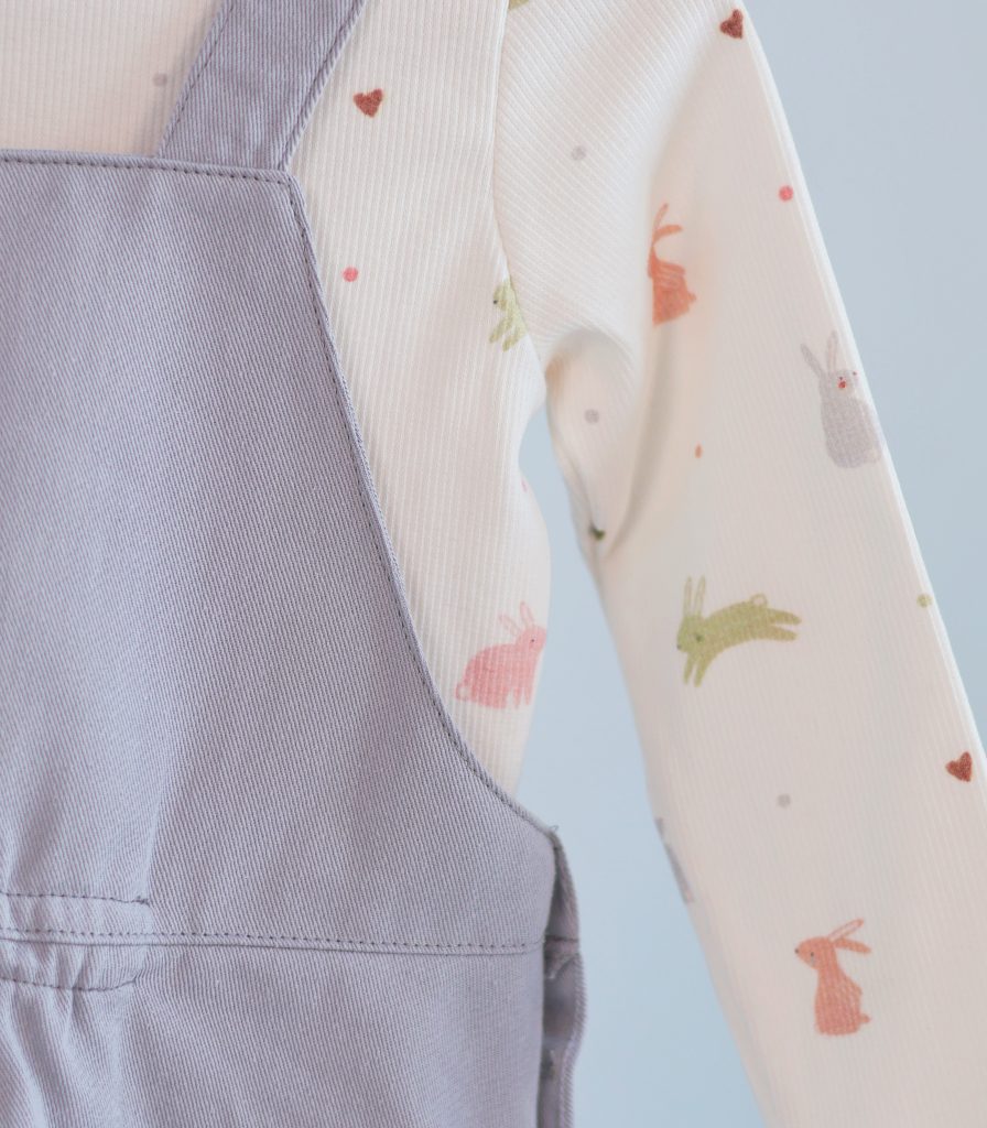 Комплект сарафан та лонгслів “Зайчики”