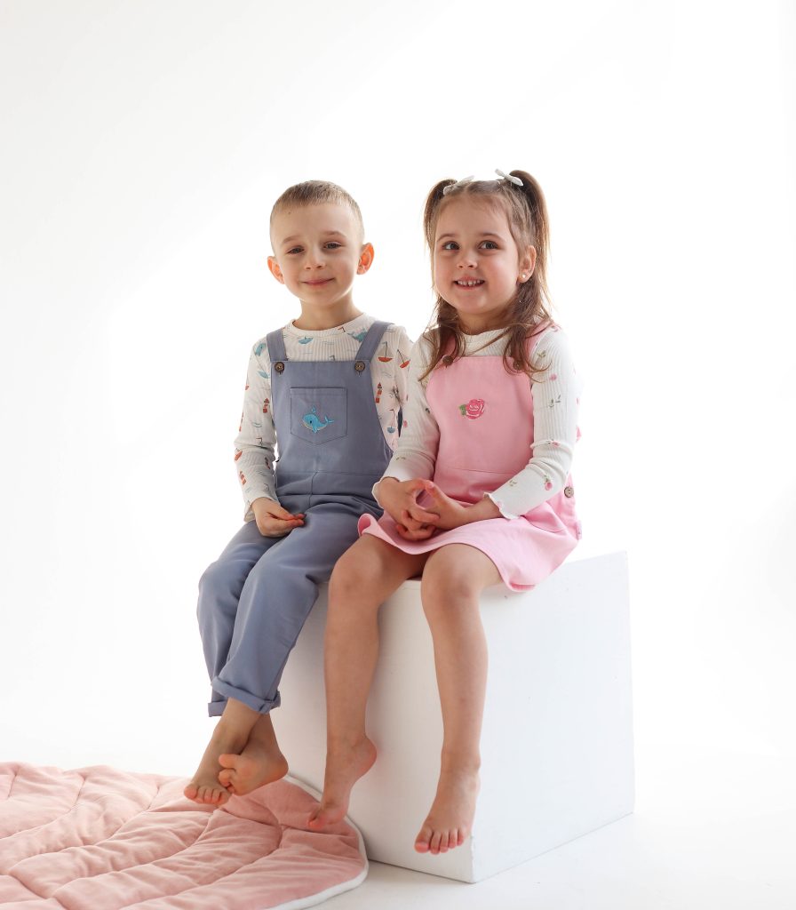 Комплект сарафан та лонгслів “Троянди”