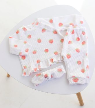 Костюм вафельний “Полунички”